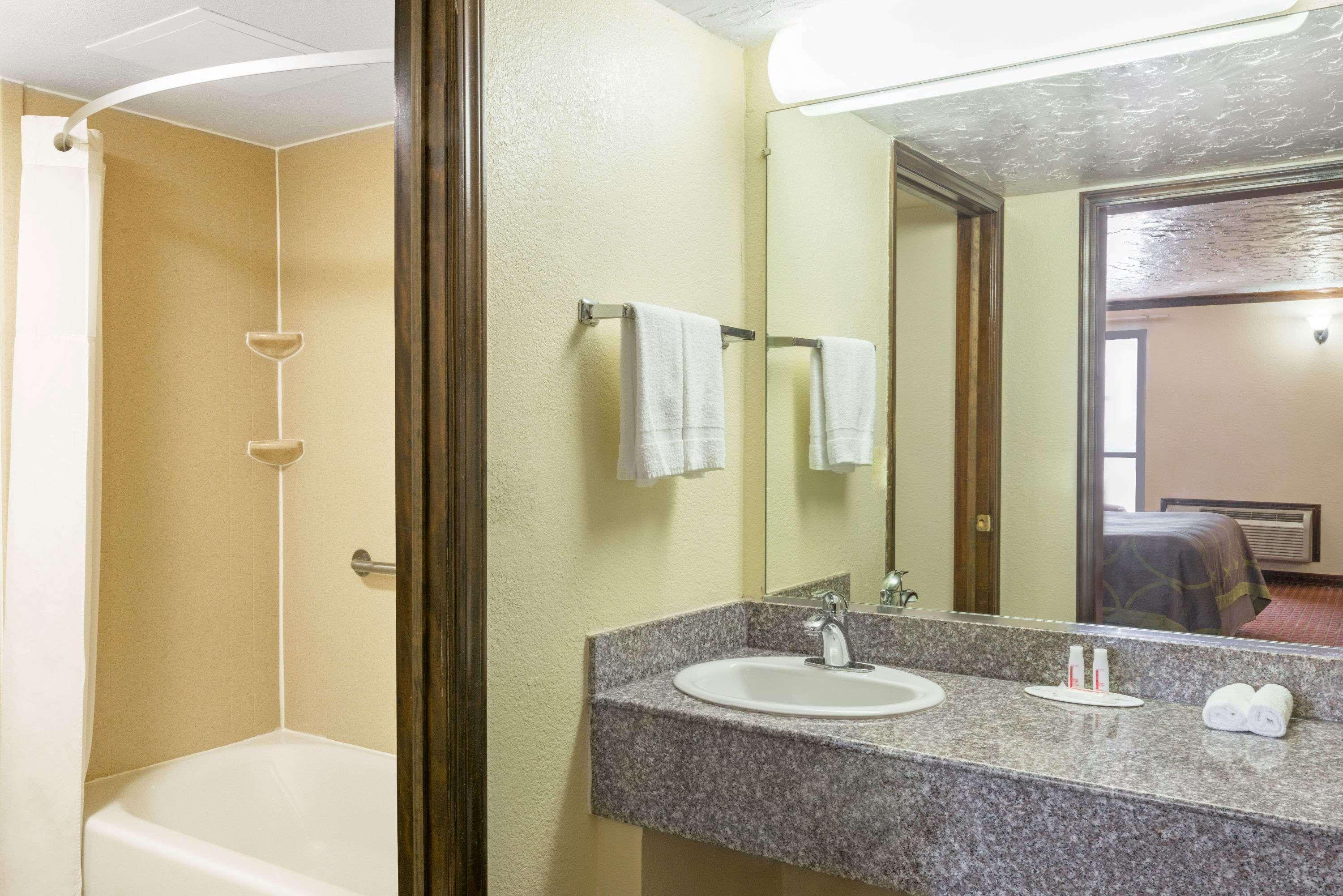 ซูเปอร์ 8 บาย วินด์แฮม เอนิด Hotel Enid ภายนอก รูปภาพ